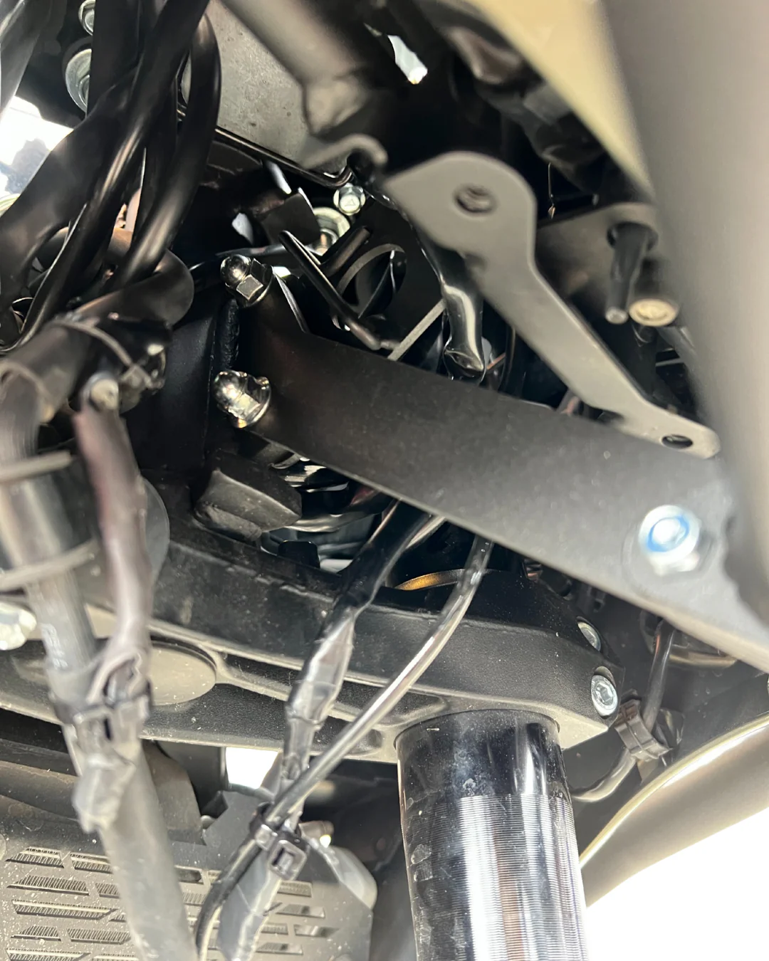 DEFENSA MOTOR KAWASAKI VERSYS 650 (2023-2025) - Image 6